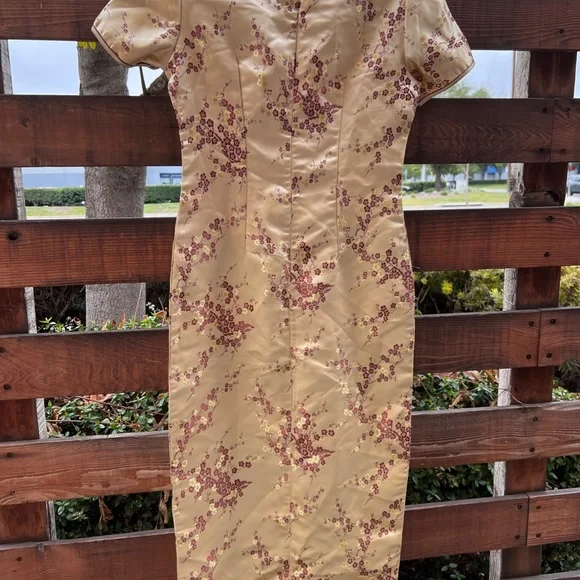 Laoguda Yellow Dress - Picture 2 of 3